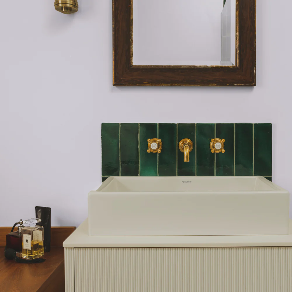 2028-shampoo-set-6.webp Shampoo & Set